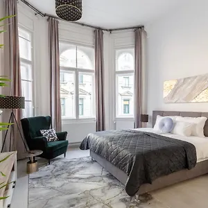 https://lh-gallery-apartments.inbudapesthotels.com